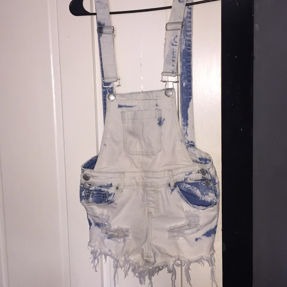 Overall shorts